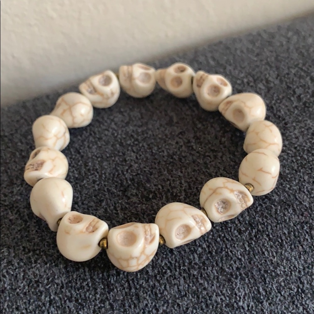 5/$25 Brand new white skull bead bracelet